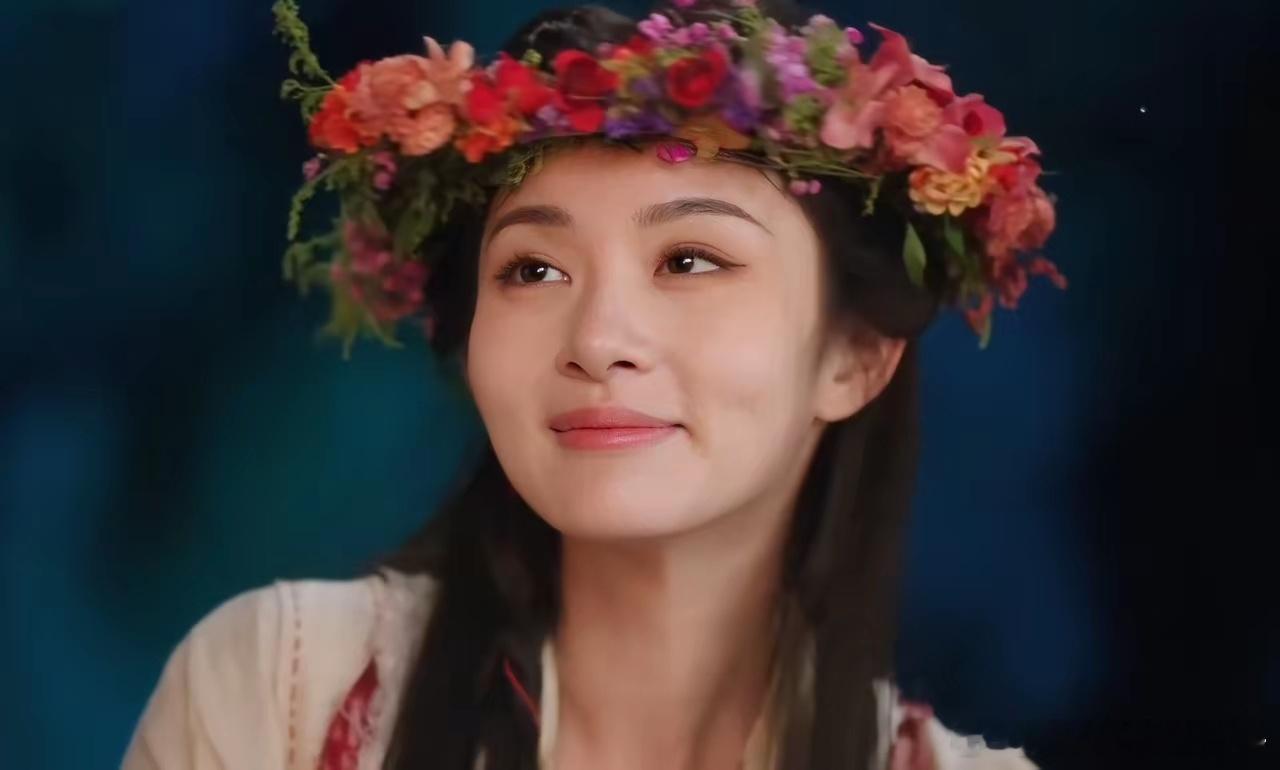 赵晴突然变得这么好看了，眼睛不再是无神了，这次造型光是看看也是很好看，好让人期待