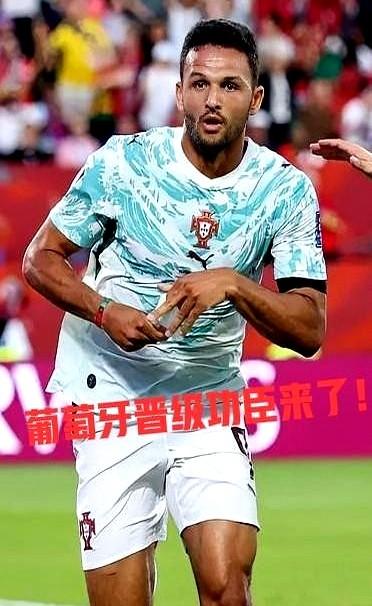托莫里（中卫）正式被放上转会货架。新教练阿莫林直接把托莫里排除出了自己的三中卫