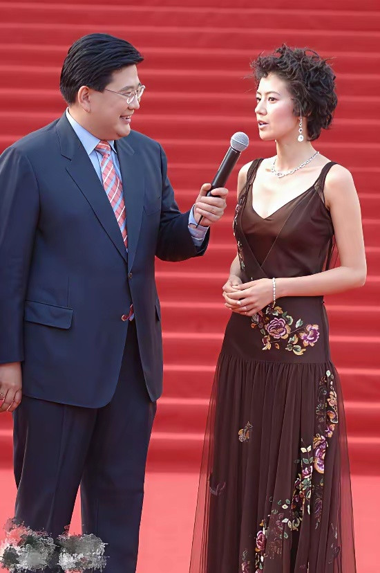 高圆圆大妈头，事实告诉我们，脸好看的人什么头型都不丑