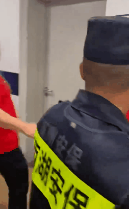 北京女记者“茹姐”被广厦球迷踹了一脚！北京男篮记者勇方方在社交平台写下这样一