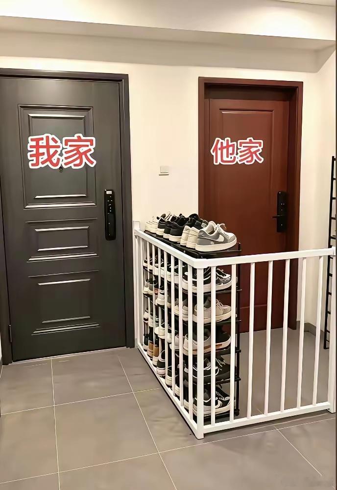 这是我邻居，每天臭气熏天的真是受不了，大家帮我出出主意，我该怎么办才好​​​