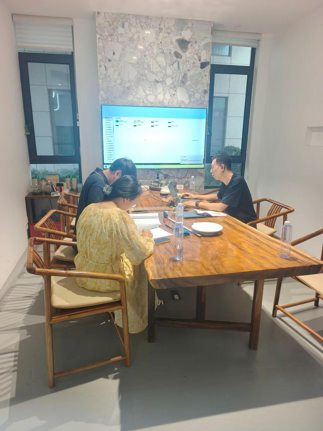 二手房的局部装修改造！今年上半年我们接了好几处二手房局部改造的装修案例，万科龙湖
