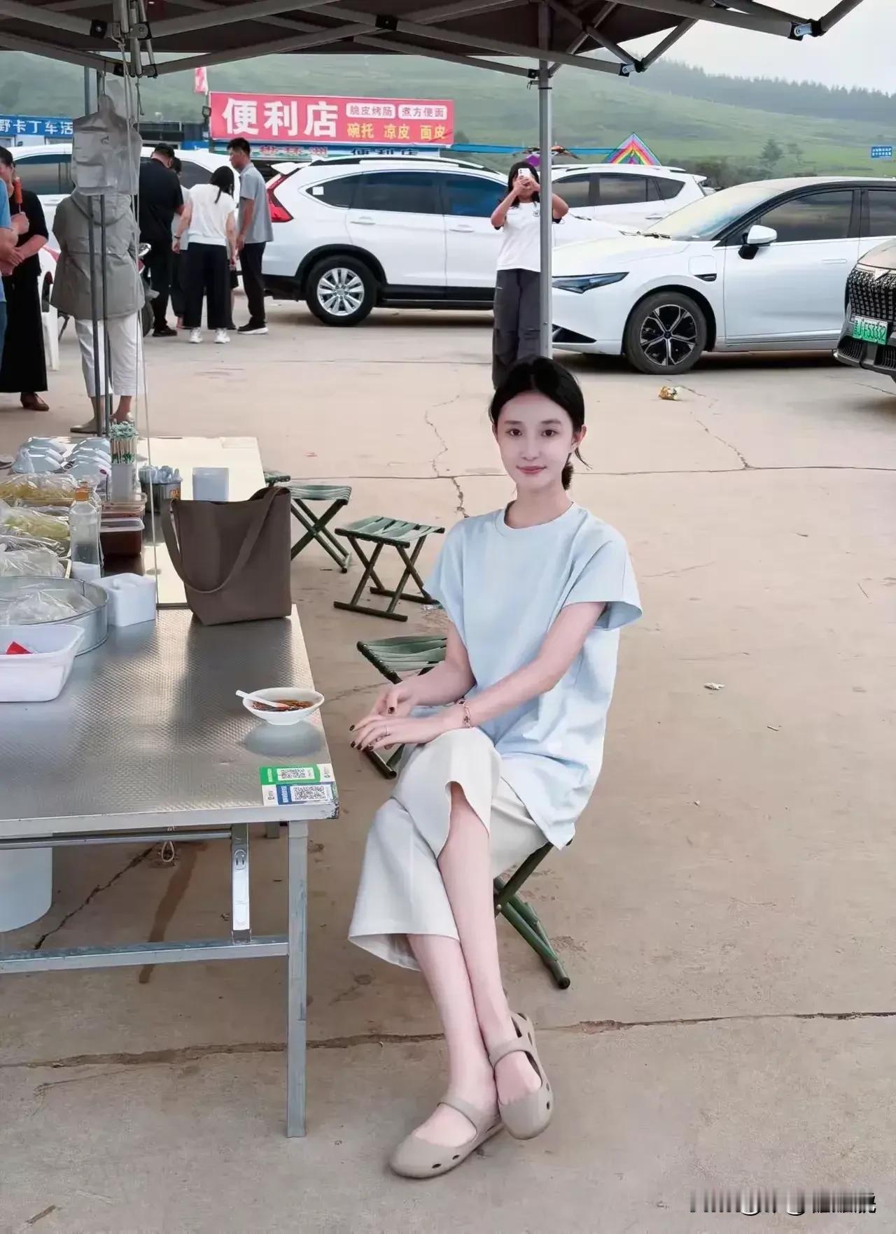 网友：这老婆要是娶到手，不宠上天都说不过去[呲牙笑]