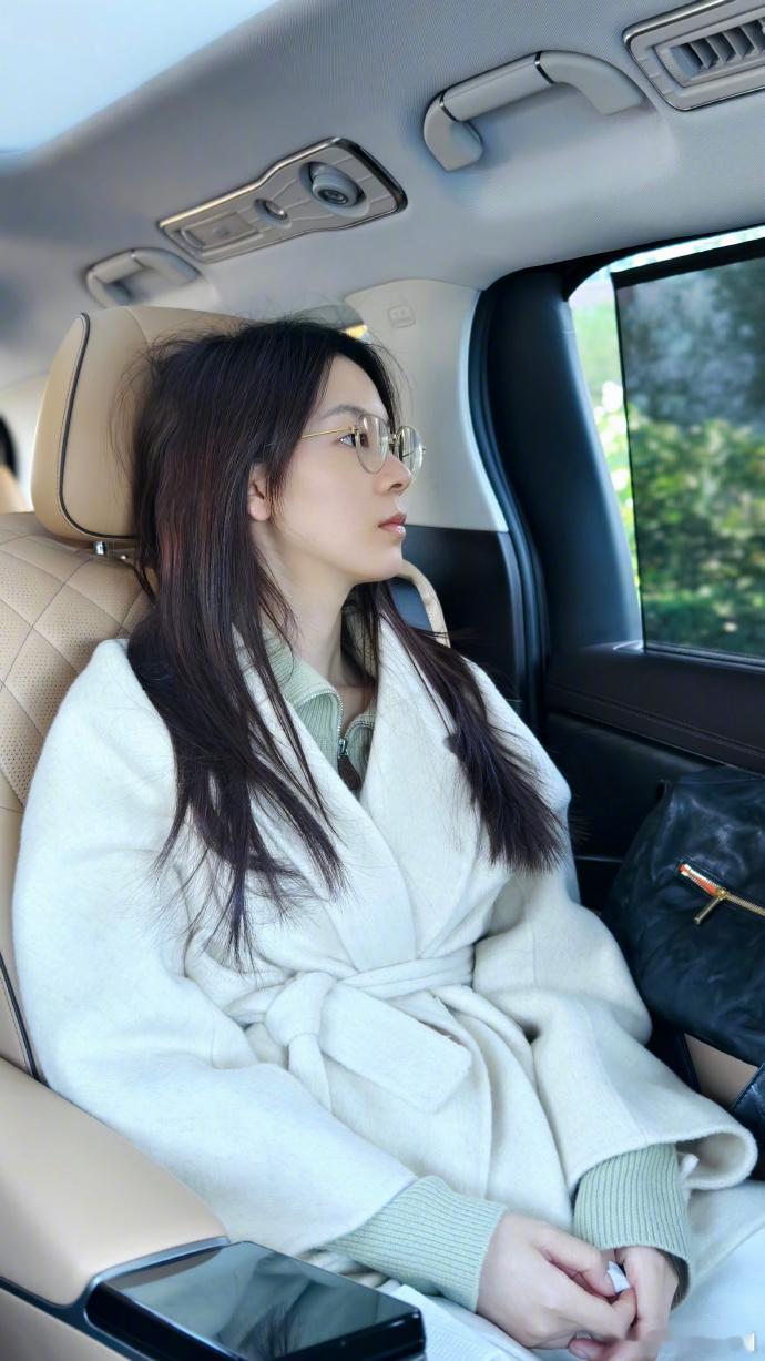 陈瑶完全御兽宗圣女陈瑶的小呼报恩型小猫没有剧本感的人猫互动最打动人，陈瑶自然的轻