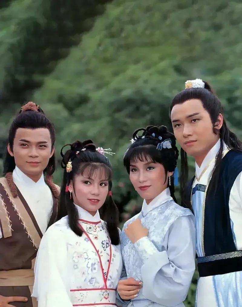 |蝙蝠人·郭靖·杨康|郭靖和杨康，从小都在外国长大，而且饱受外国人的大恩大