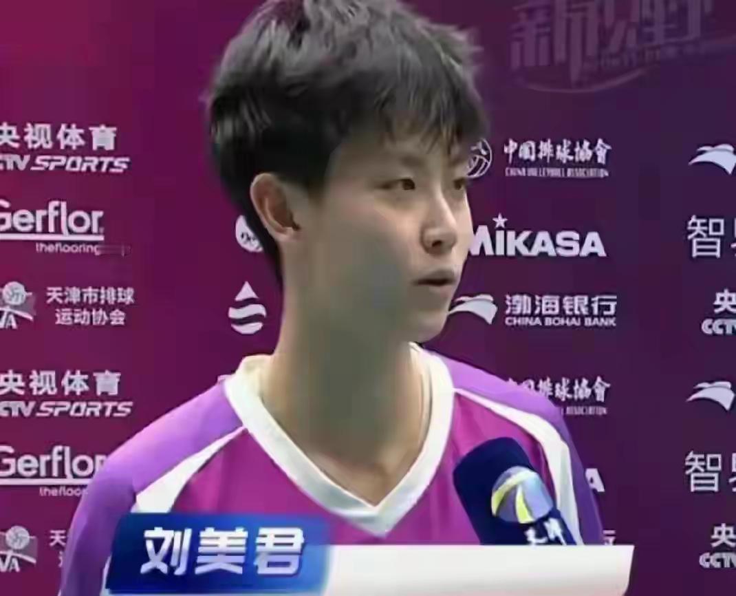 天津女排的进攻是这样式的，难怪排超联赛冠军占了近一半！前冲式近网攻，是天津女