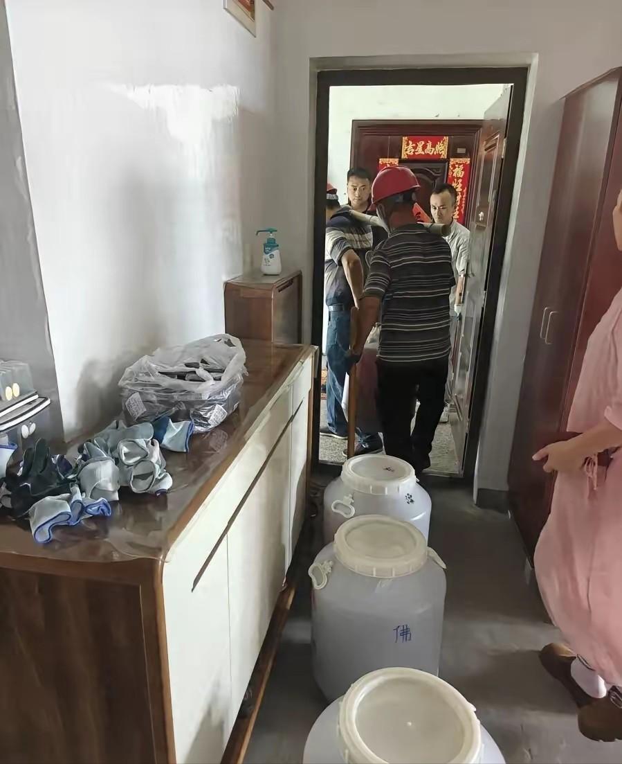 太吓人了！上海，一女子从2014年起痴迷自制酵素，12年间竟在6楼家中