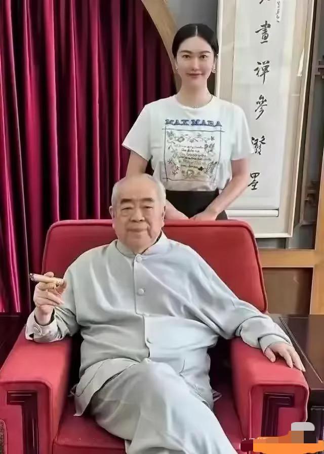 真假范门血脉？87岁生子违背常识！网友怒吼：拿出DNA！虽然范曾在当天发布了手