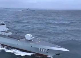 你正在刷手机抱怨生活太累，而在太平洋的狂风巨浪中，一群00后小伙正站在以“南昌”