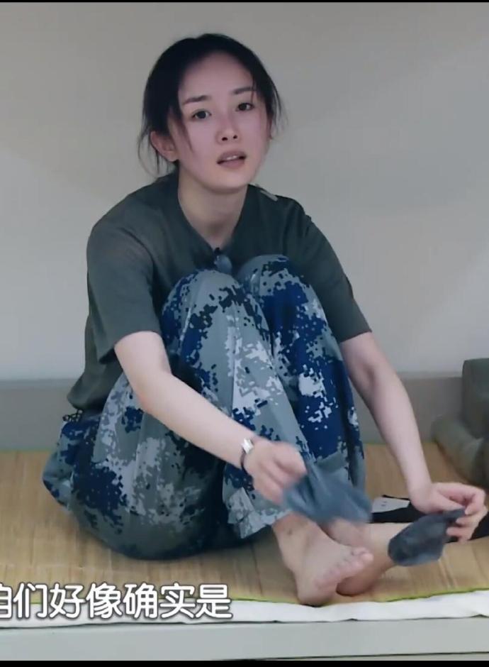 杨幂军训时的样子是这样的​​​