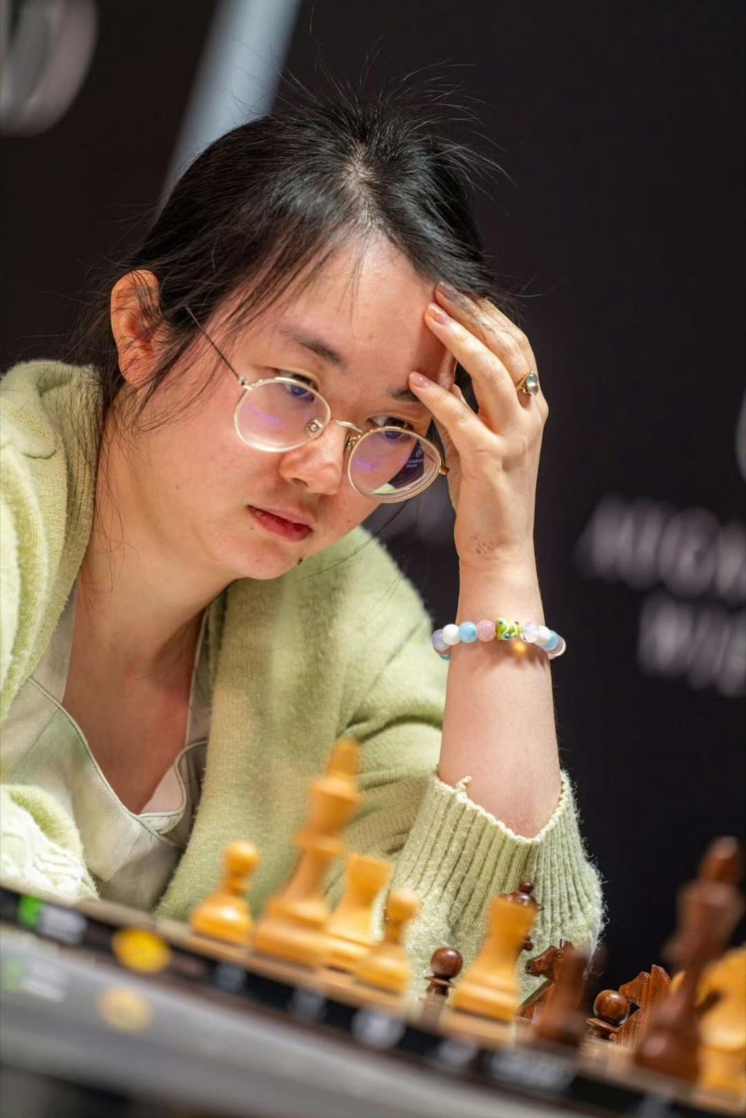 国际棋联女子大奖赛奥地利站第二轮谭中怡高歌猛进，两连胜，排名榜首。朱