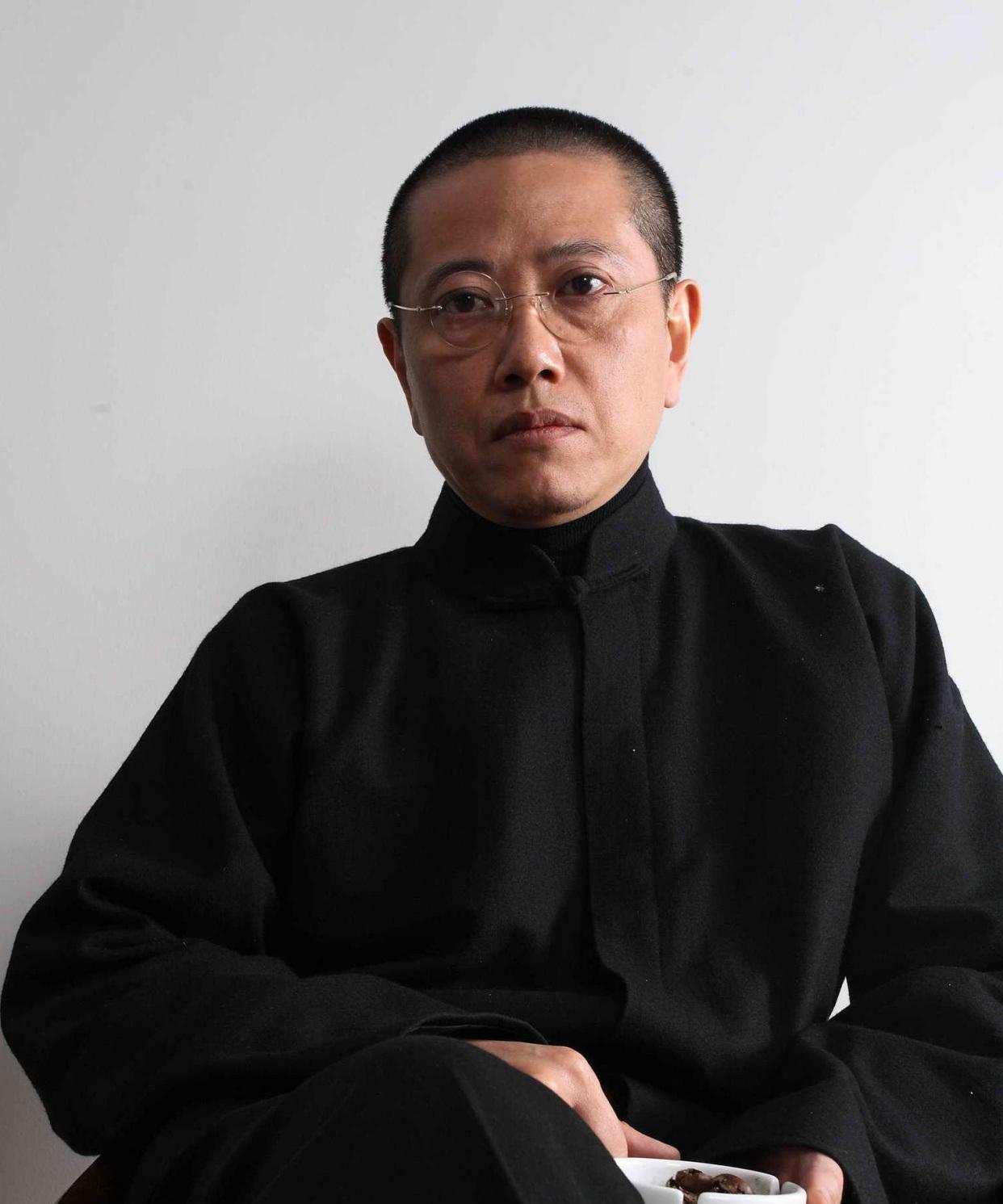 陈丹青这样的人社会危害不小！一个曾经的大学教授，一个曾经有些成绩