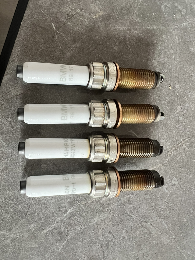 接近三万公里的火花塞这油渍正常吗22年9月份提车，安全行驶2.9万公