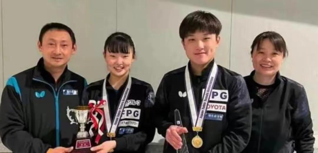 张本智和兄妹的抽签结果，牵动无数球迷的神经横滨冠军赛的抽签仪式，正在举行。作为