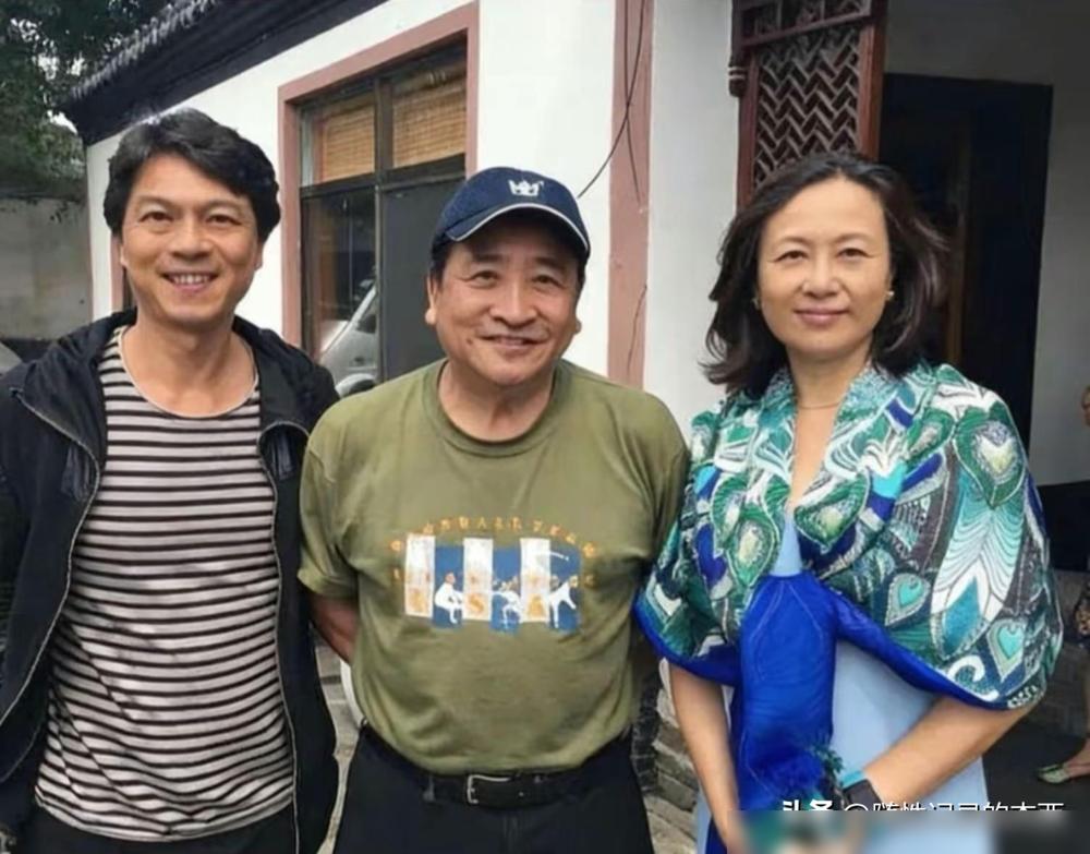 63岁的吴玉芳，秒杀了76岁的姜昆。别搞错了，赢的不是保养，是38年前的一场豪赌