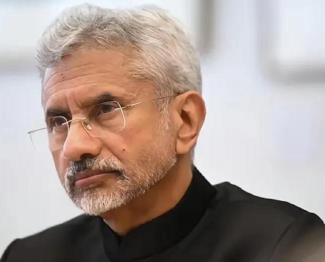 阿三居然敢给中国划红线，绝对是假酒喝多了，用牛尿洗脸，恒河水沐浴的后遗症。据香