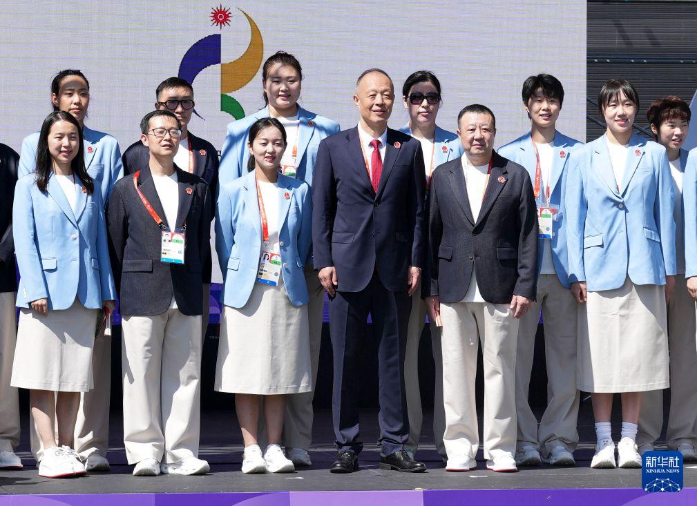 笑死我了，就连美国人都看不下去了！日本花钱办的亚运会，到头来反倒让中国成了最大赢