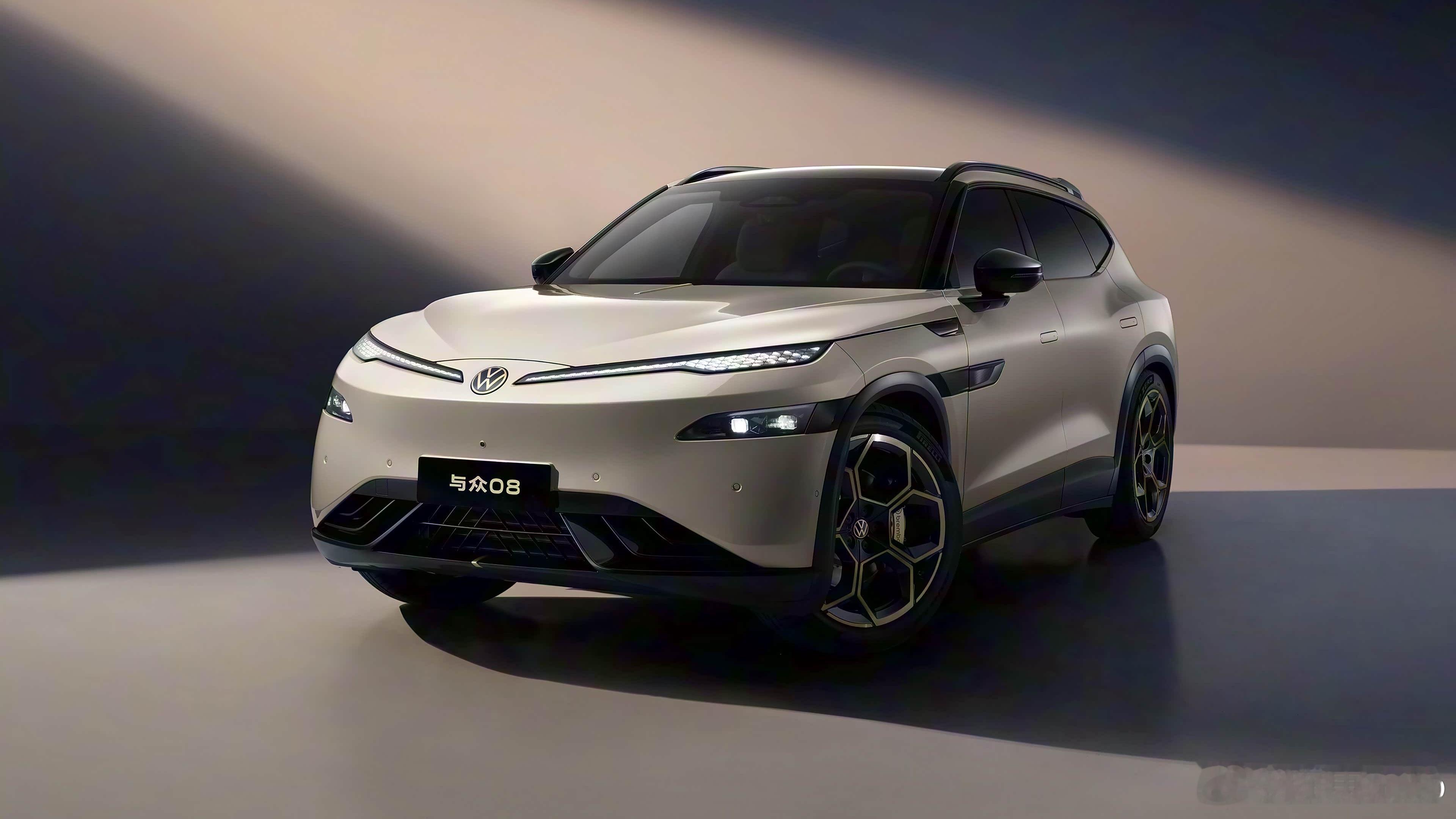 大众安徽的与众08，这造型我以为是概念车呢...纯电，800V，82.368kW