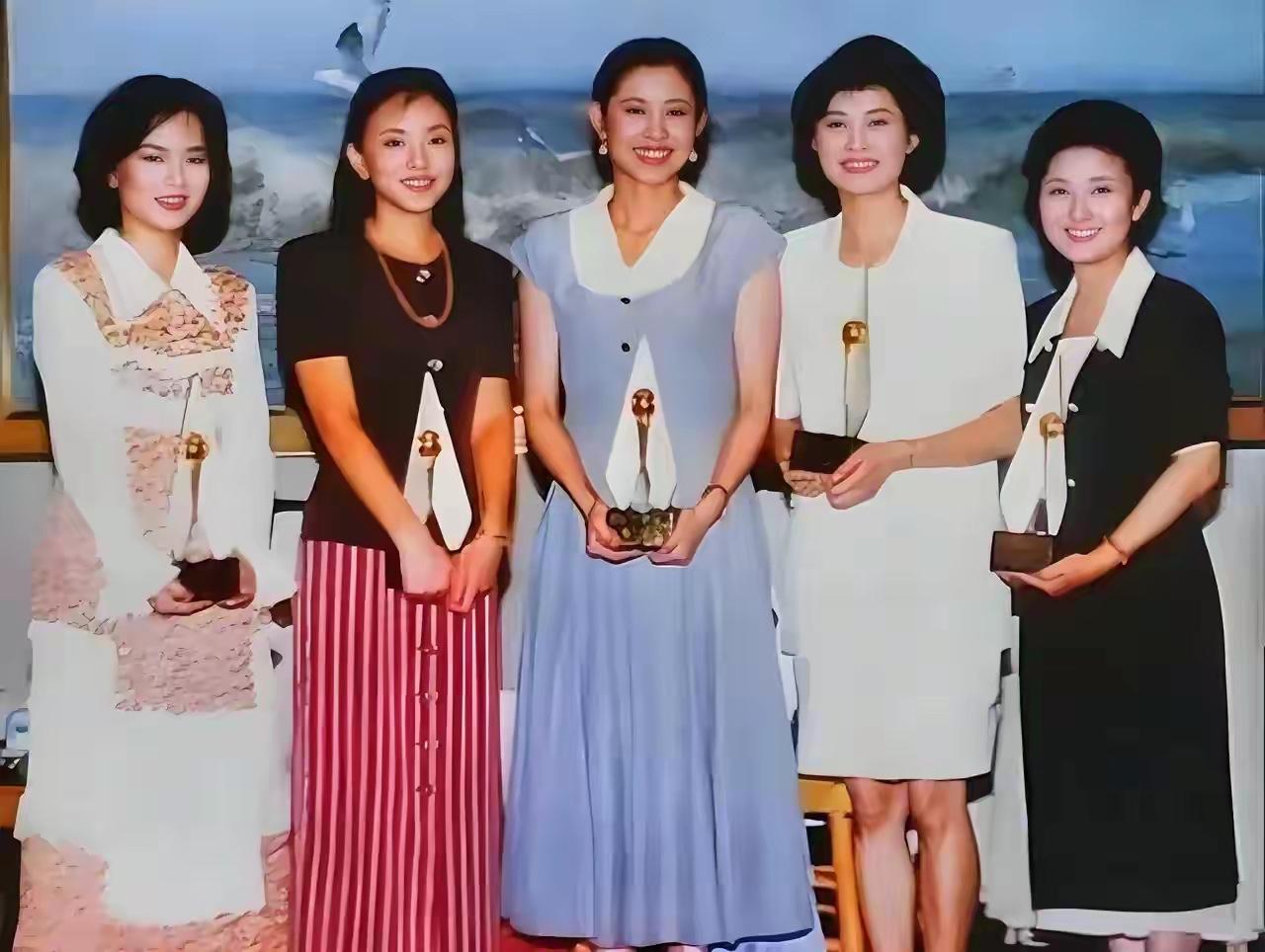 我敢打赌，能把这5位全部认出来的，绝对是一位对中央电视台非常了解的高手。