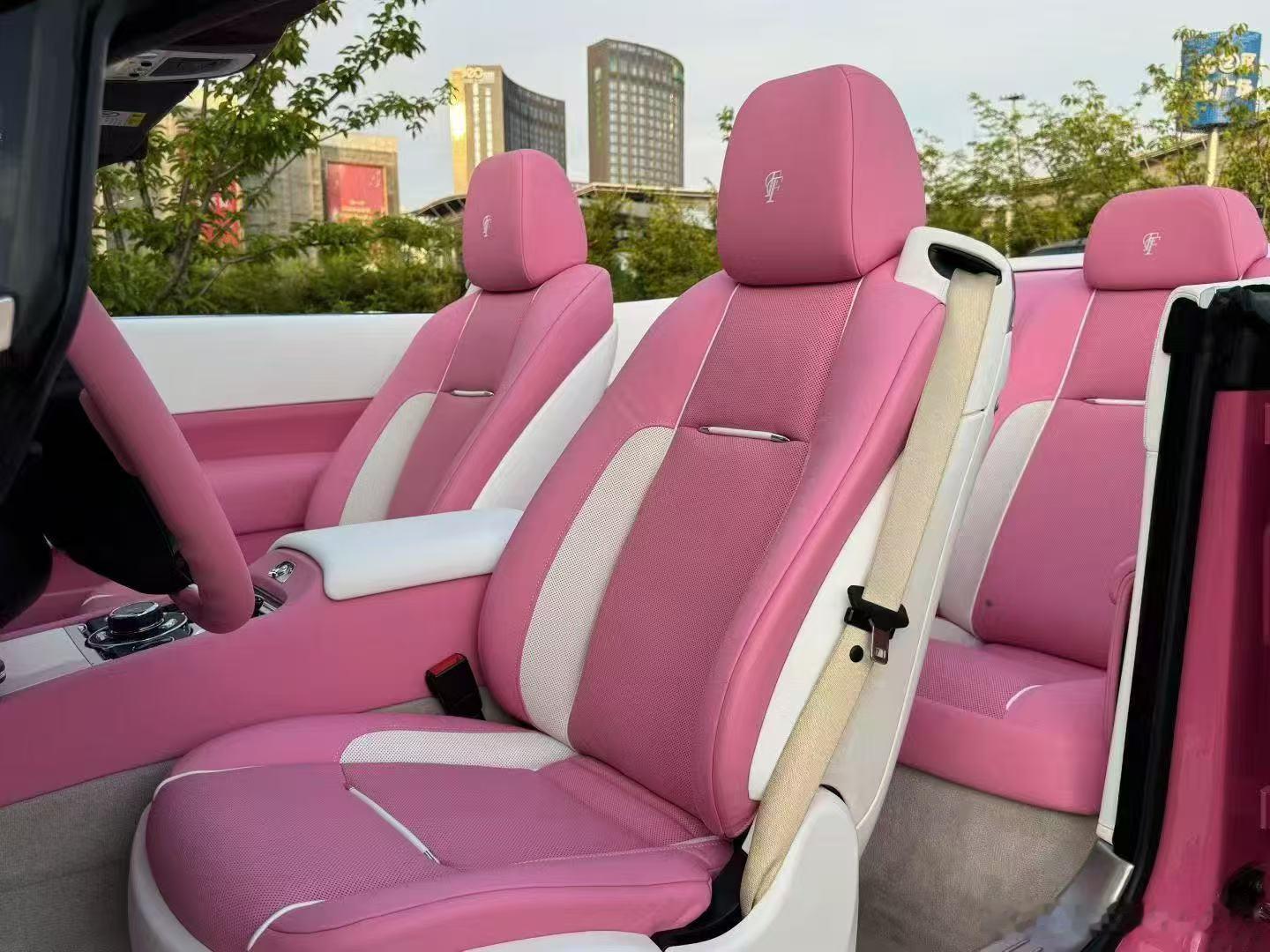 劳斯莱斯曜影加急寻伯乐，粉/粉配色，定制音响，2021年上牌，公里：4000