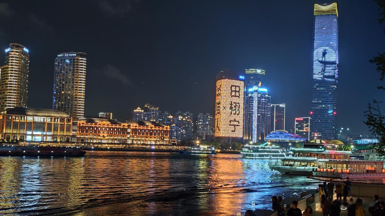看看上海的外滩夜景上海北外滩随拍