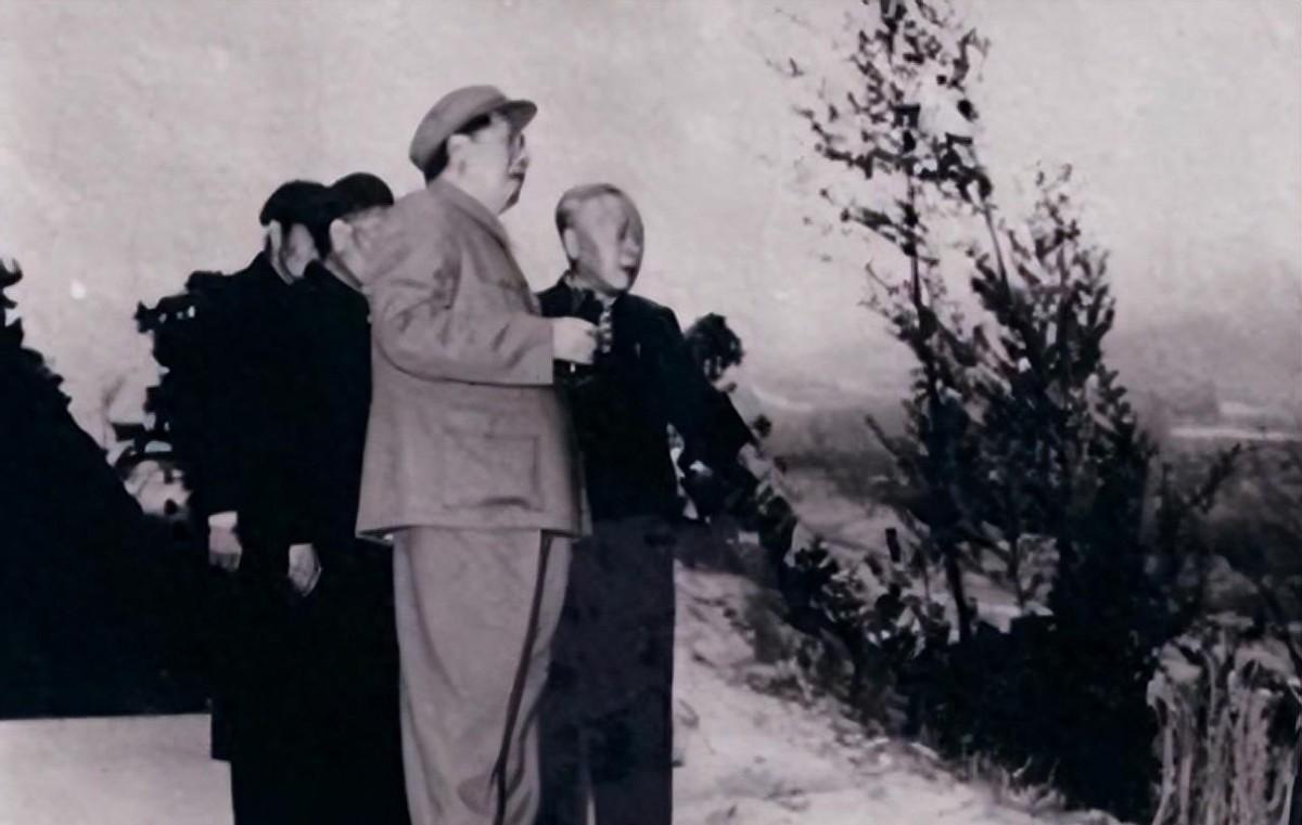 李井泉曾在中央大会检讨，后来晋升为彭德怀顶头上司，一路高升至副国级领导岗位19