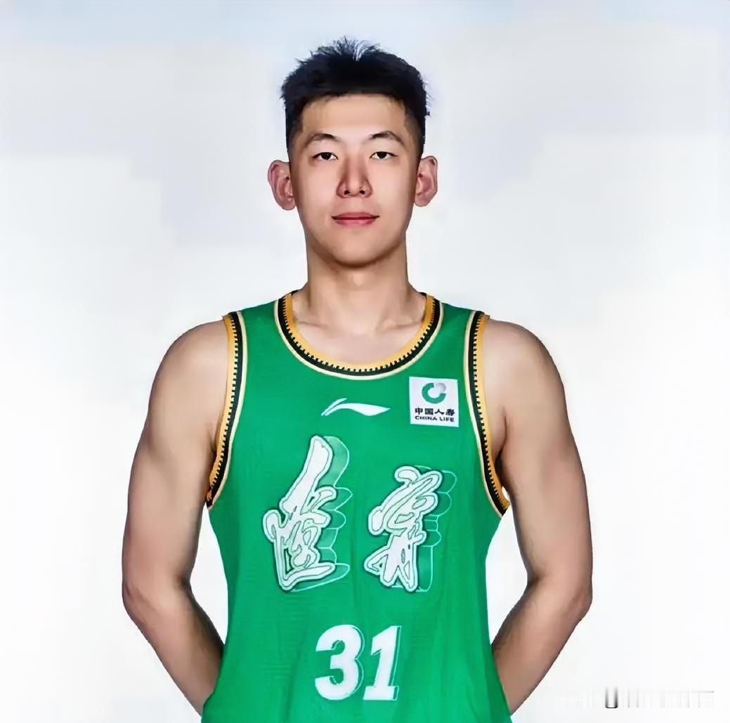 张陈志峰在杨鸣的手里越打越差，不是张陈退步了，其实就是这三个原因。一，赛季初的