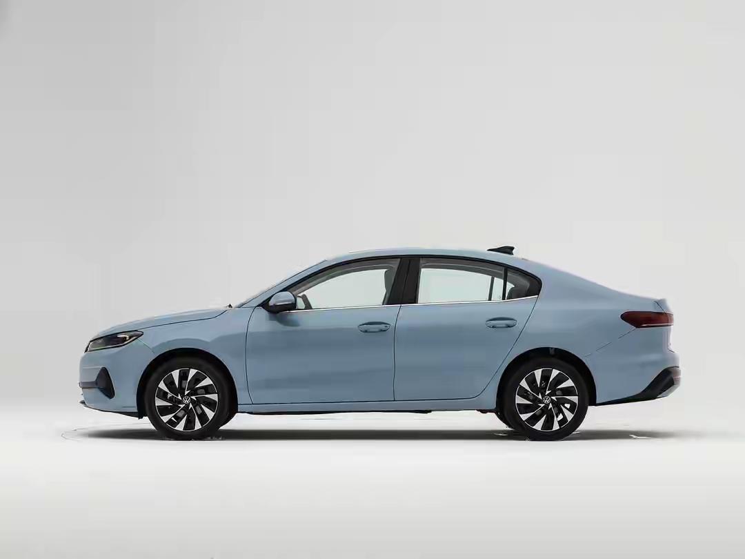这就是现实啊！6%的家庭，买50万元以上的车12%的家庭，买20万～50万元