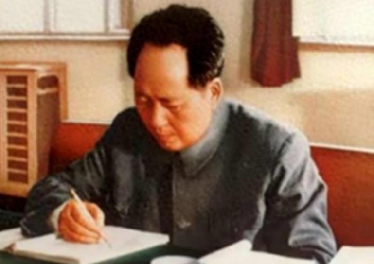 51年国民党旧人员妻子看望毛主席，见面后主席：没给我带点东西？“中南海来电，
