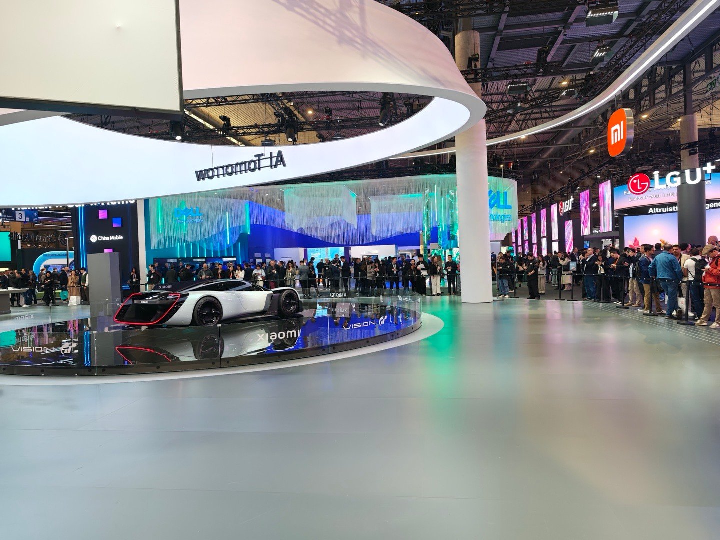 小米超跑线下实车曝光看到实车啦！但它其实本身也是一辆只会出现在《GrandTo