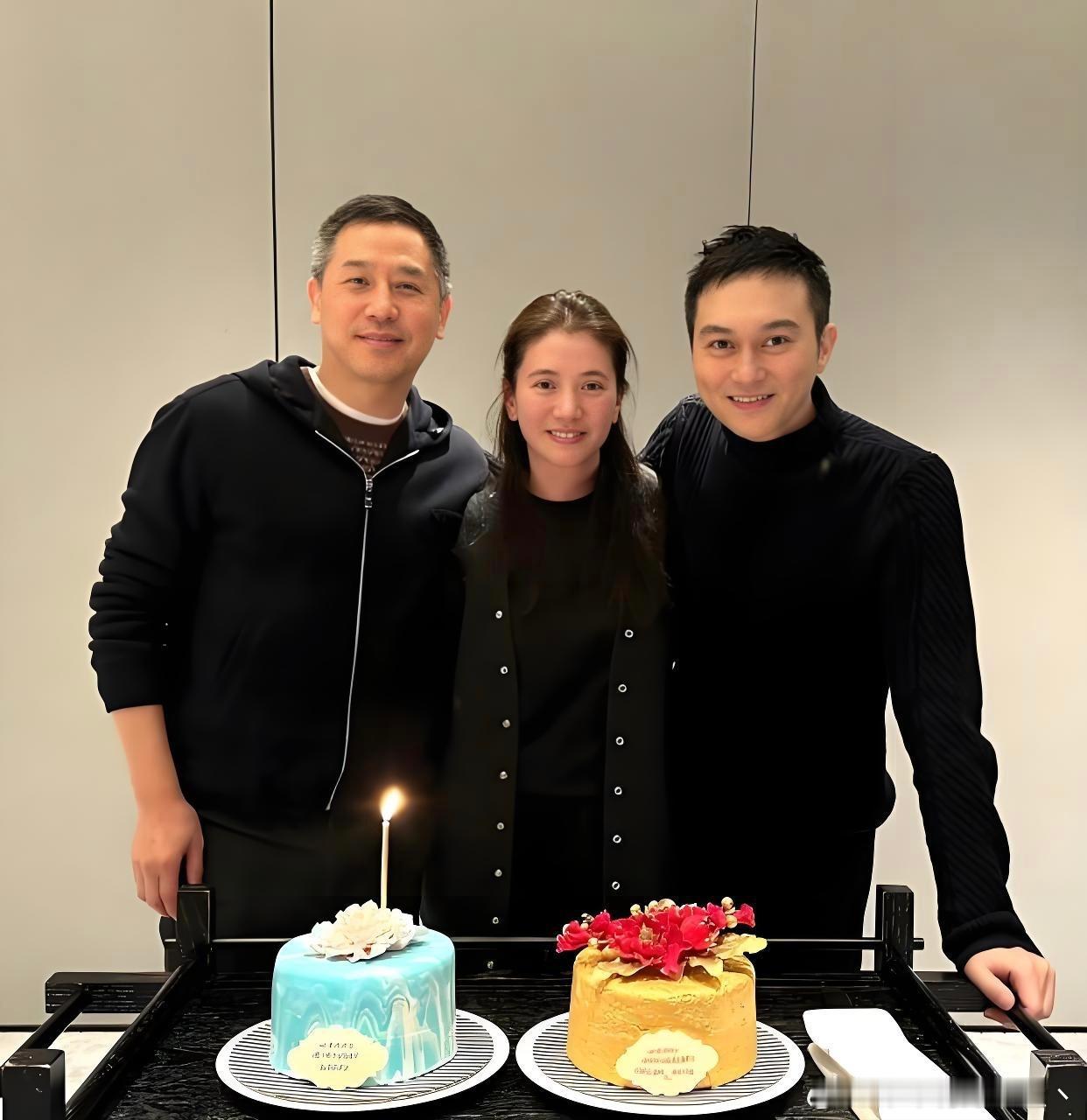 张智霖这老妖精，胡子刮了头发焗油又年轻了