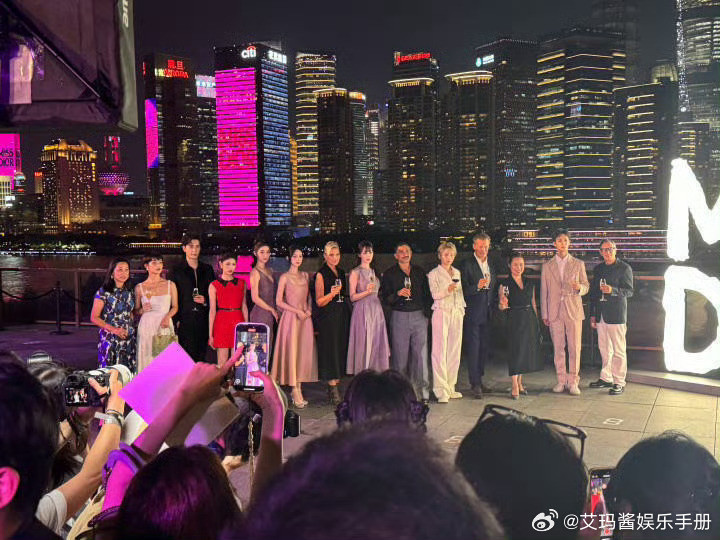迪奥活动大合影来了！一眼看到谁？​​​