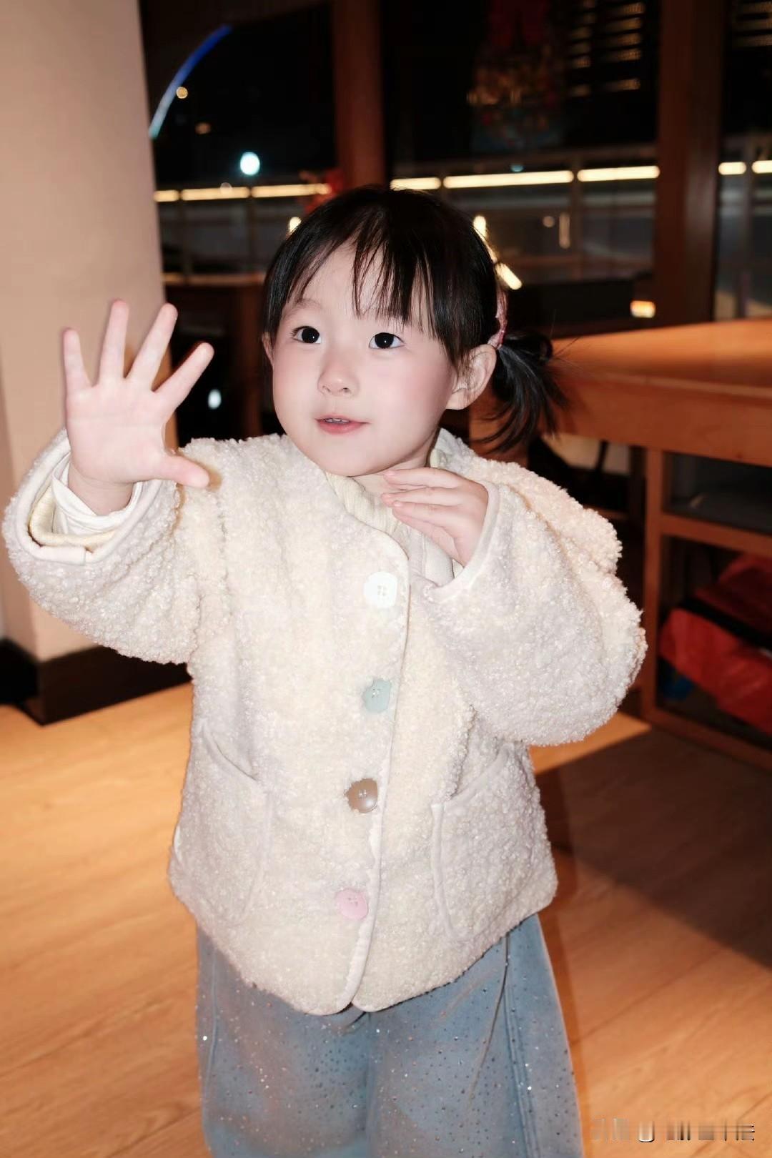 “如果你知道孩子爸爸是谁，你也会觉得我命好”、“三年没有拿到抚养费”、“会告诉孩