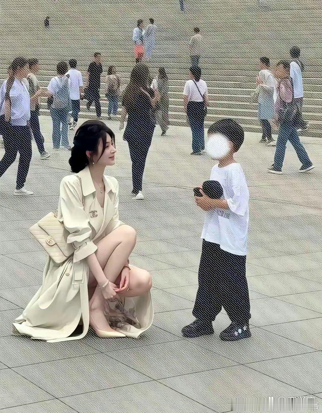 这颜值，在普通人属于天花板级别了吧！