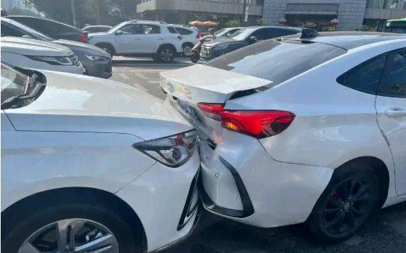 现在网约车事故赔偿问题还挺容易起纠纷的。就像包头九原那起，2025年6月刘