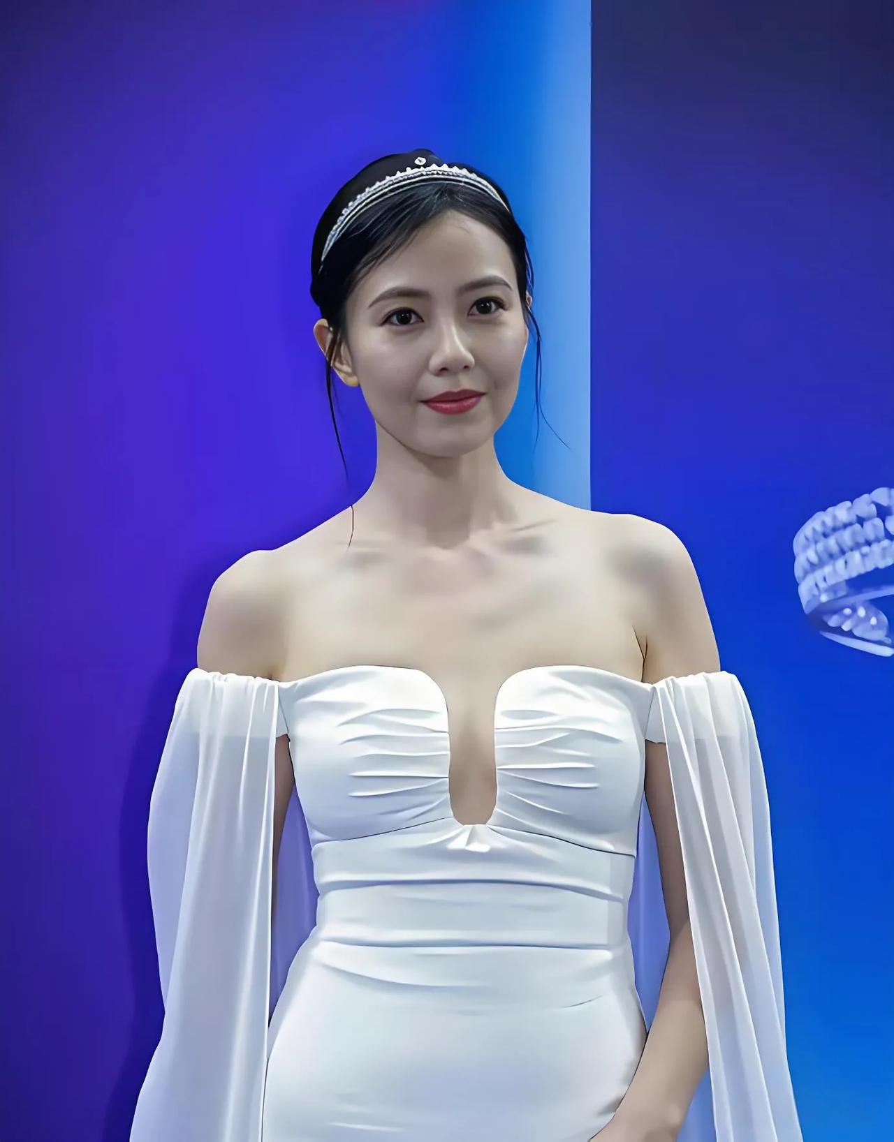 美人迟暮，我们的女神高圆圆也老了。不置可否，高圆圆被很多人喜欢，也被很多人奉