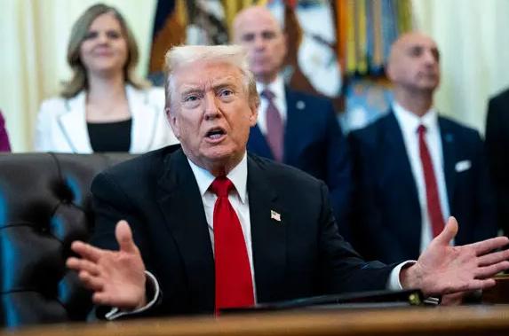 特朗普急火攻心，2万亿美元的赔款，是美国无法承受的代价！要说这事儿的根子，得