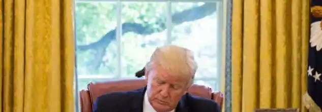 金正恩不理特朗普，信都拒收了**第一段：**