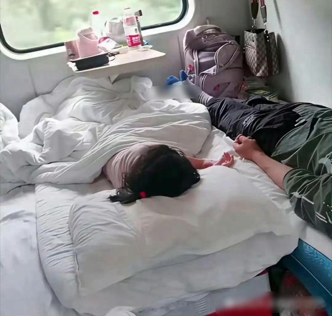 火车上这样真的好吗，不会影响到其他人吗