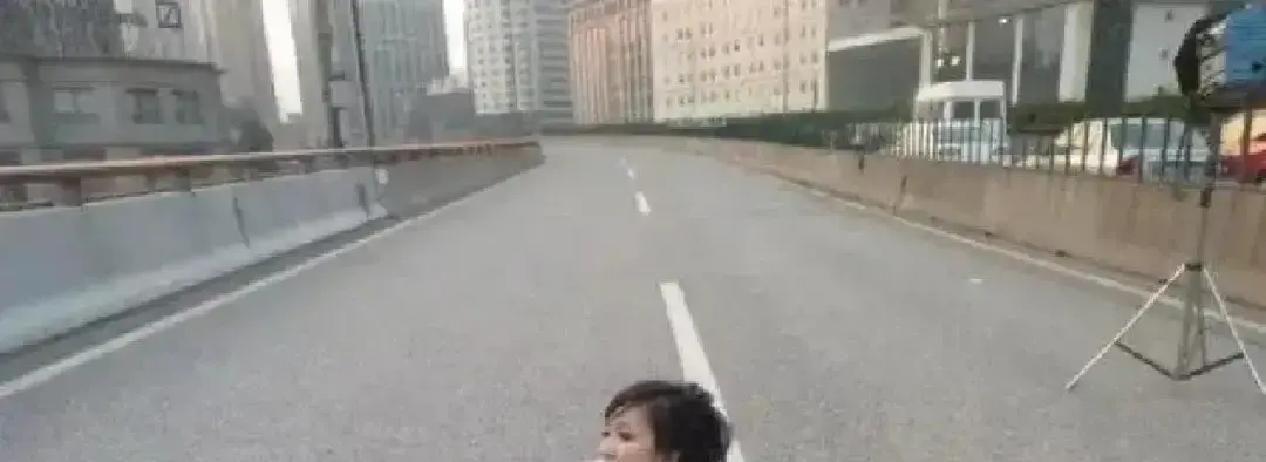 82万1小时，封路拍片烧疯了上海文旅局最新价目：延安高架封路首小时82万，