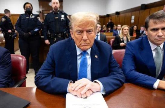 这一次中国绝对不能惯着特朗普的任性，让他自己去玩吧，喜欢售台武器就去出售吧，反正