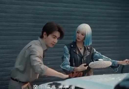 《枭起青壤》林姨觉得身边人在泄露信息后，第一个怀疑的对象就是炎拓实在是炎拓行踪可