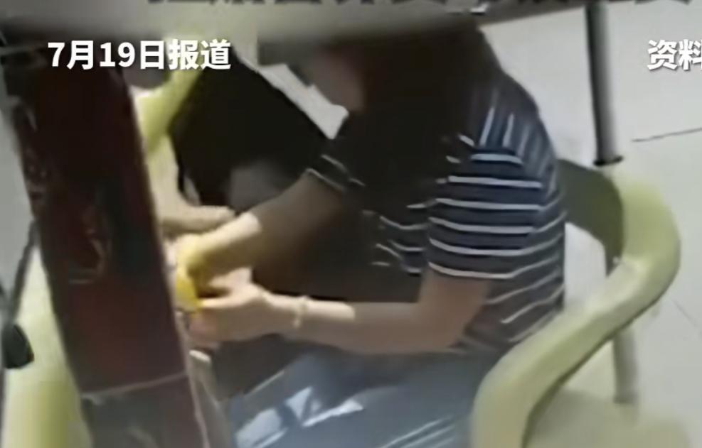 开车把人给撞倒并拖行，事后还称自己看不到，甚至连赔偿都不愿意，真的是有够无法无天