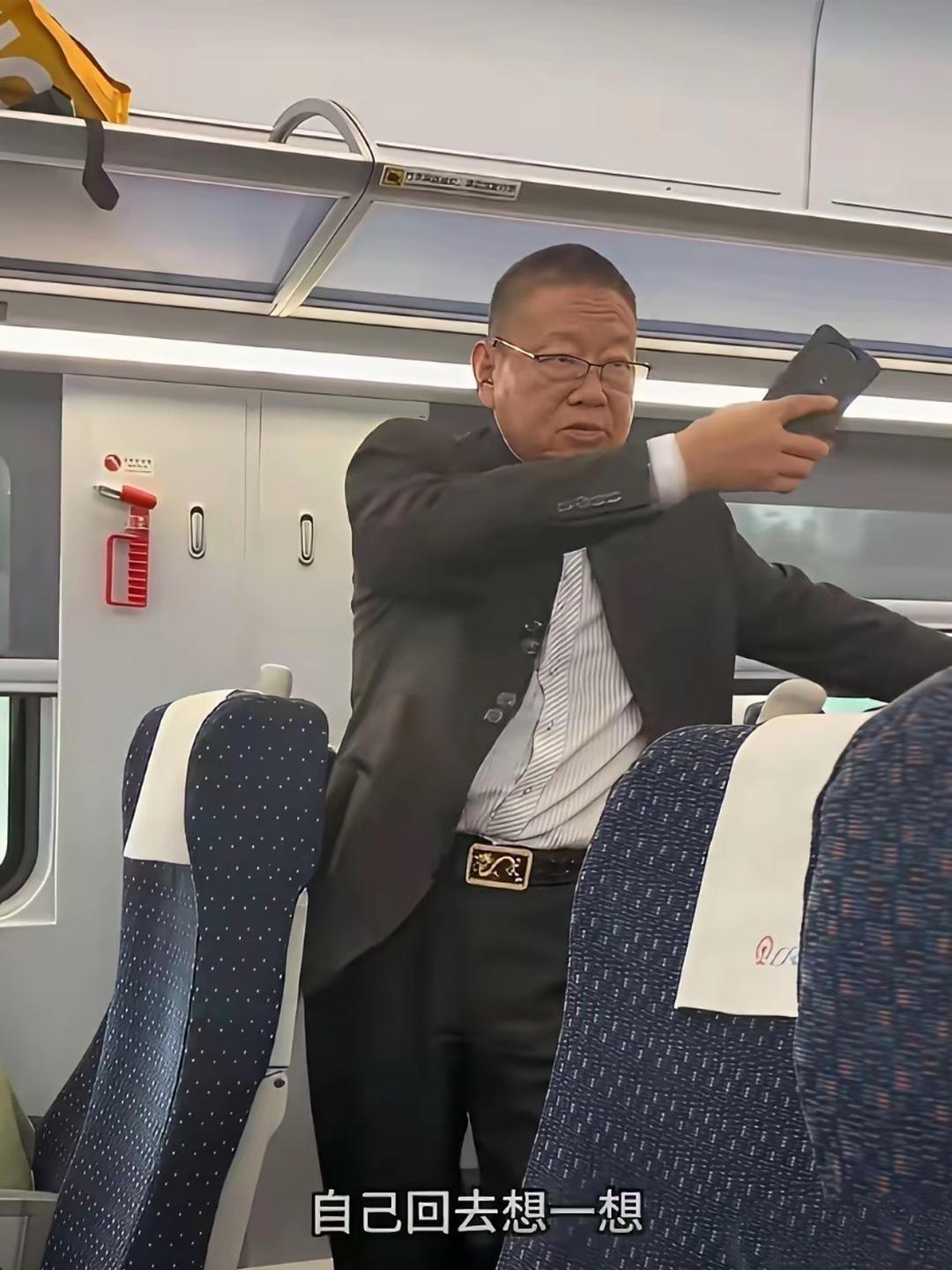 高铁婴儿不停哭闹，宝妈躲去车厢连接处，依旧遭乘客呵斥高铁上一幕引发众多网友