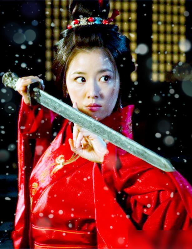 高希希当面羞辱林心如：你不够美，年纪太大！2007年，新三国剧组。林心如想