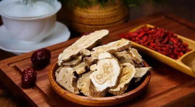 肾精亏虚有哪些表现？中医来解析对于男同志而言不要有纵欲过度的行为习惯