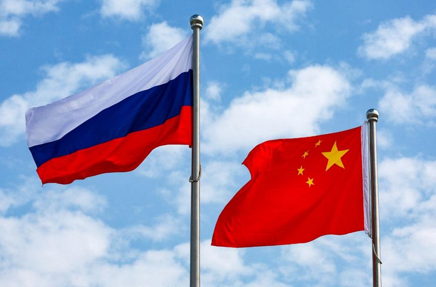 很多人到现在还不理解，说为什么美国人这次访华，变得那么规矩，甚至学会了谨言慎行。