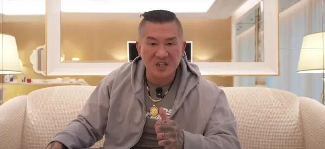 必须给馆长大大的点赞，他站出来声援被解职的陆配村长邓万华，并怒斥台陆委会，逼人逼
