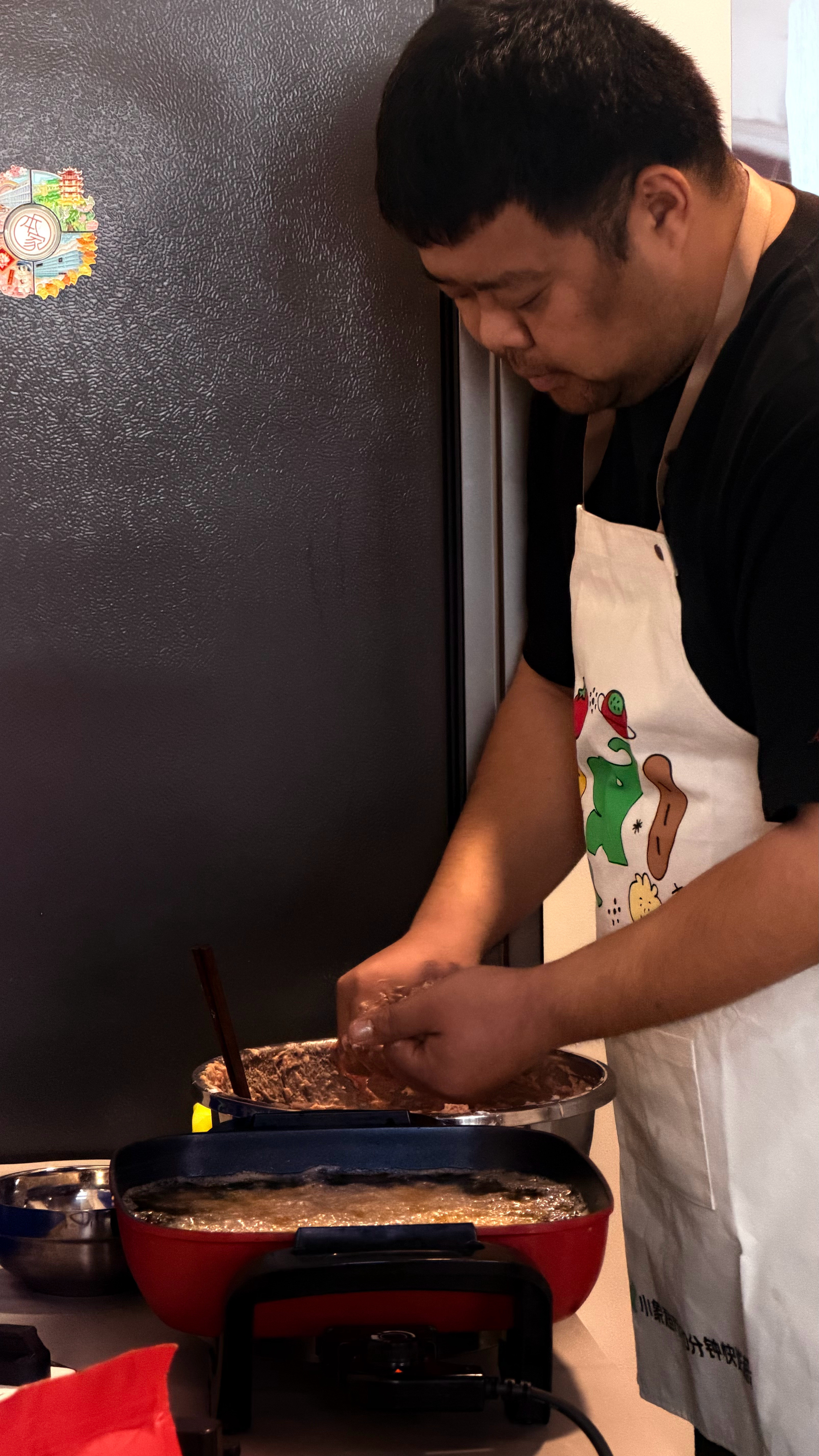 今天中午吃炸肉丸、炸带鱼！我先健身一会好多吃点！！嘉琦大厨给力！