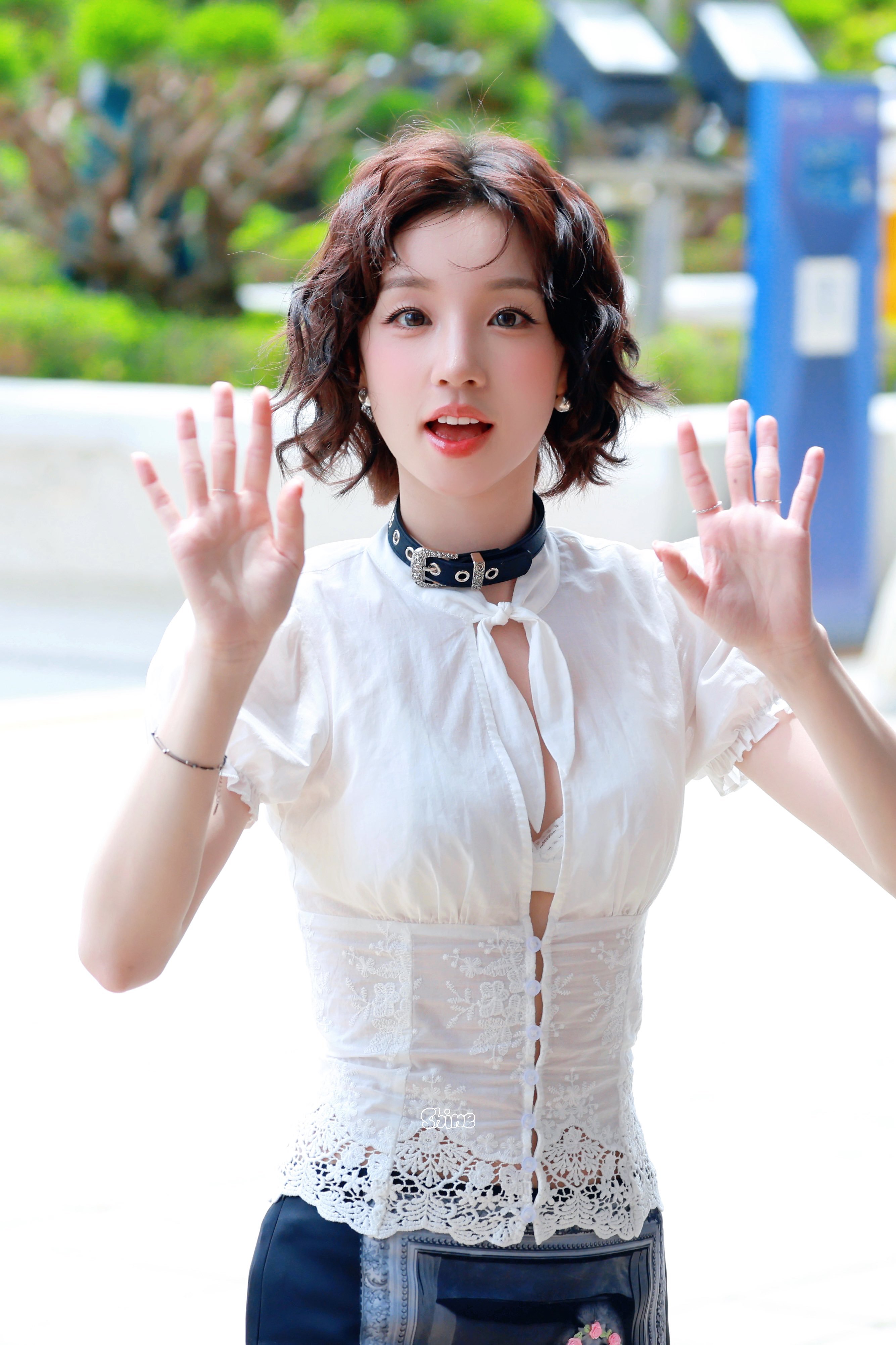 卷毛短发的小狗妹🐕🥰宋雨琦卷毛短发宋雨琦棕色卷毛短发